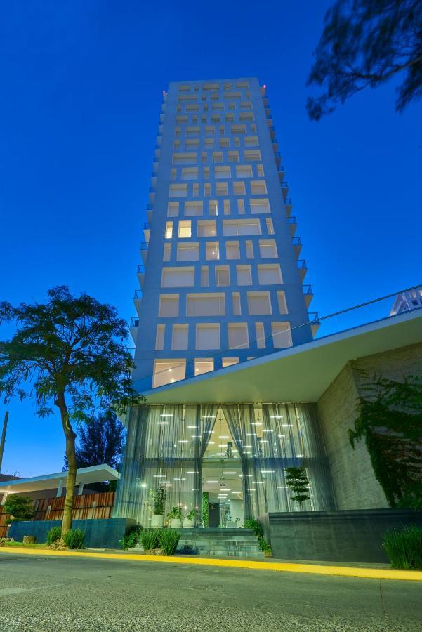 Park Life Guadalajara Aparthotel Exterior photo
