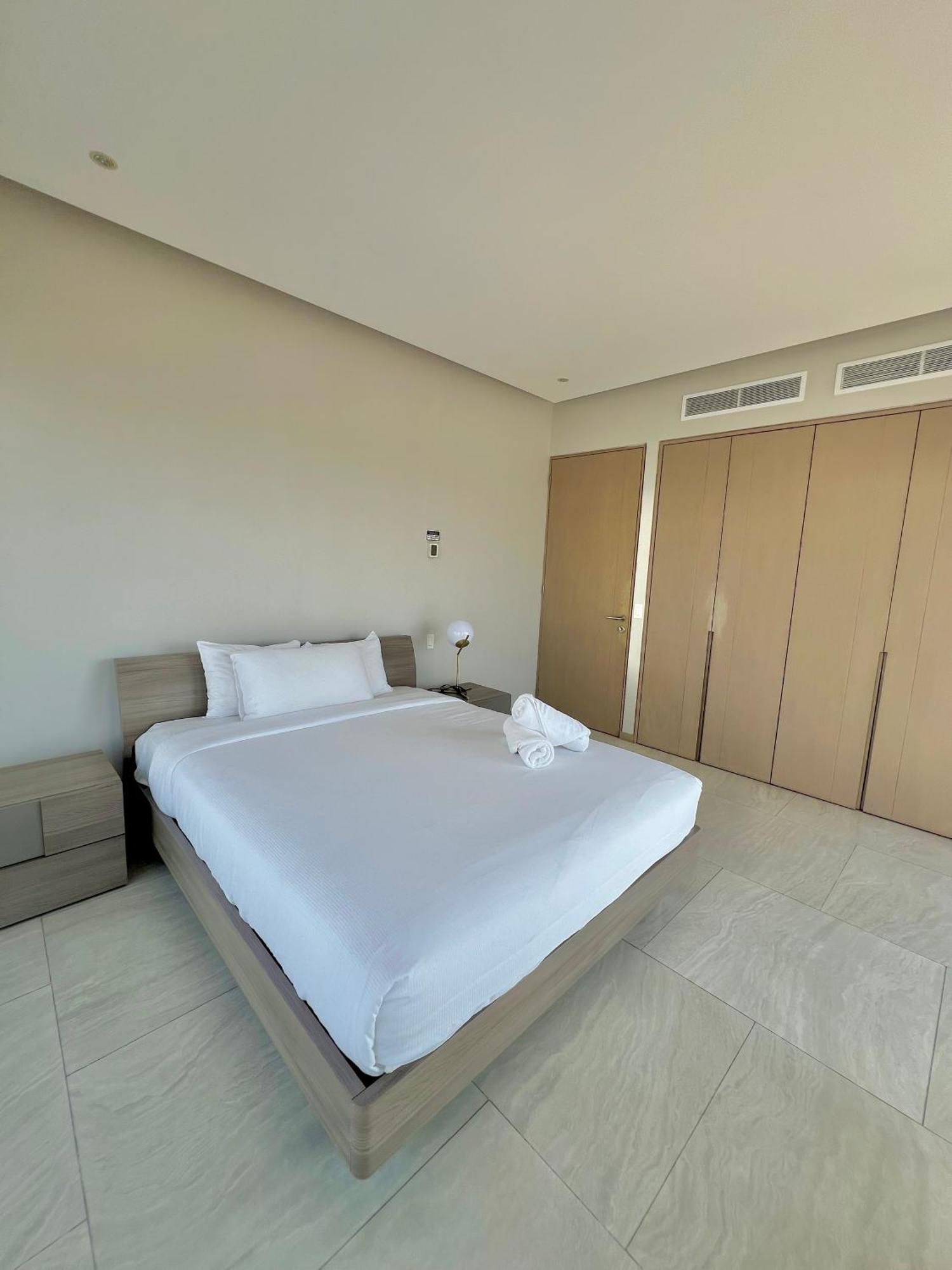 Park Life Guadalajara Aparthotel Exterior photo